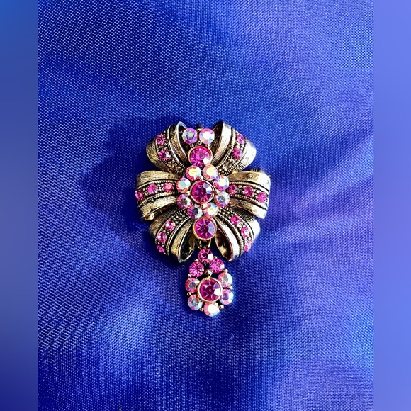 Rhinestone Brooch - Picture 5 of 5